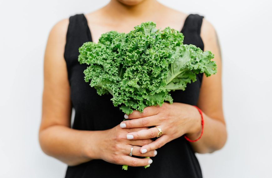 The Surprising Health Benefits of Organic Kale; A Nutrient Powerhouse