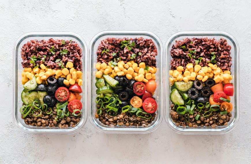 Mindful Eating; A Novices Introduction to Embracing Natural and Whole Foods