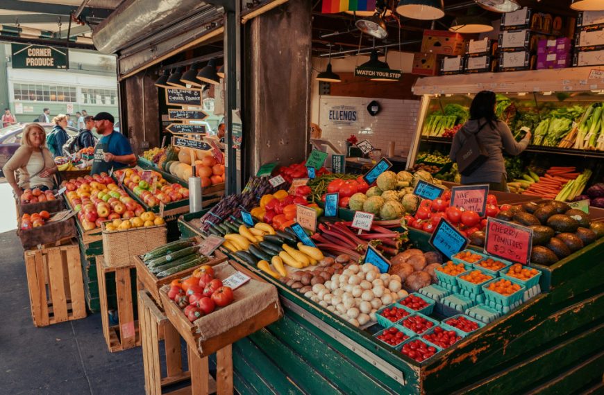 Building an Organic Kitchen: Essential Ingredients for a Healthier Lifestyle